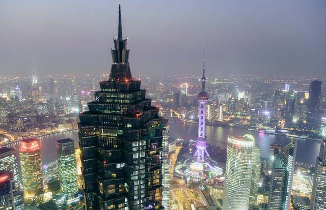 手可摘星辰：中国十大摩天大楼，附世界最高的在建千米高楼
