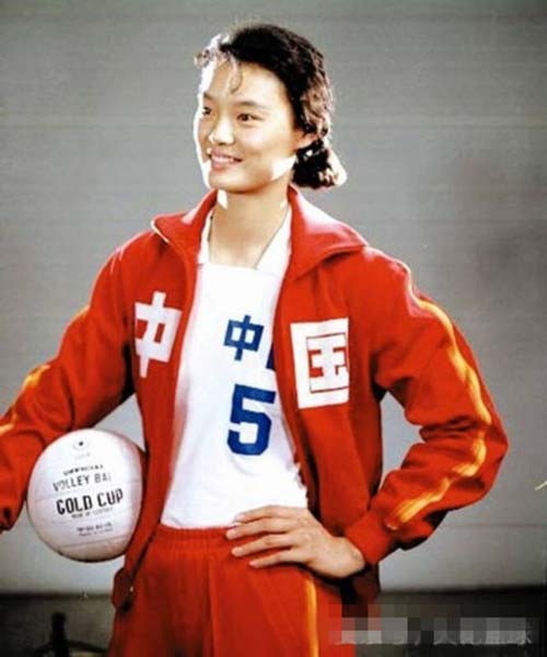 盘点中国女排史上十大美女球员  第一称霸排坛30年