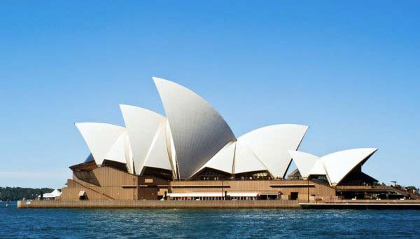 世界上著名的十大歌剧院悉尼歌剧院榜上有名