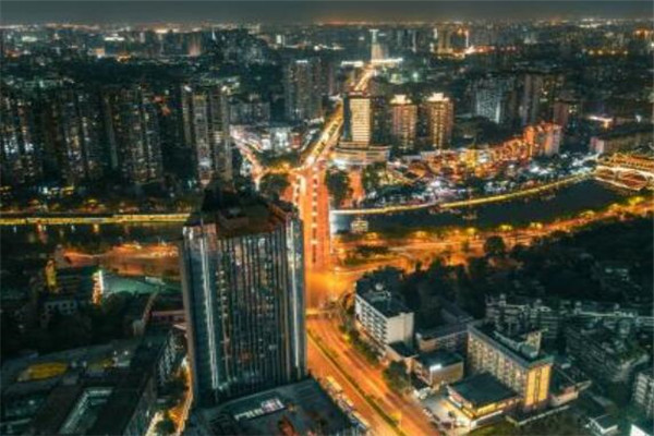 中国10个核心城市，西安/南京上榜，前三无争议