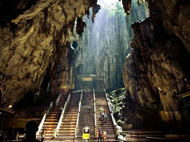 世界上最漂亮的十大洞穴 中国桂林名不虚传