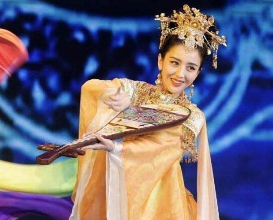 新疆五大美女排行榜:迪丽热巴只能排第五