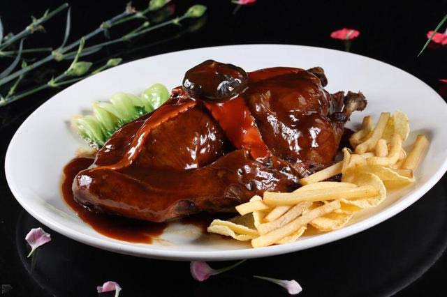 上海最有名的十大特色本帮美食，红烧肉占据榜首